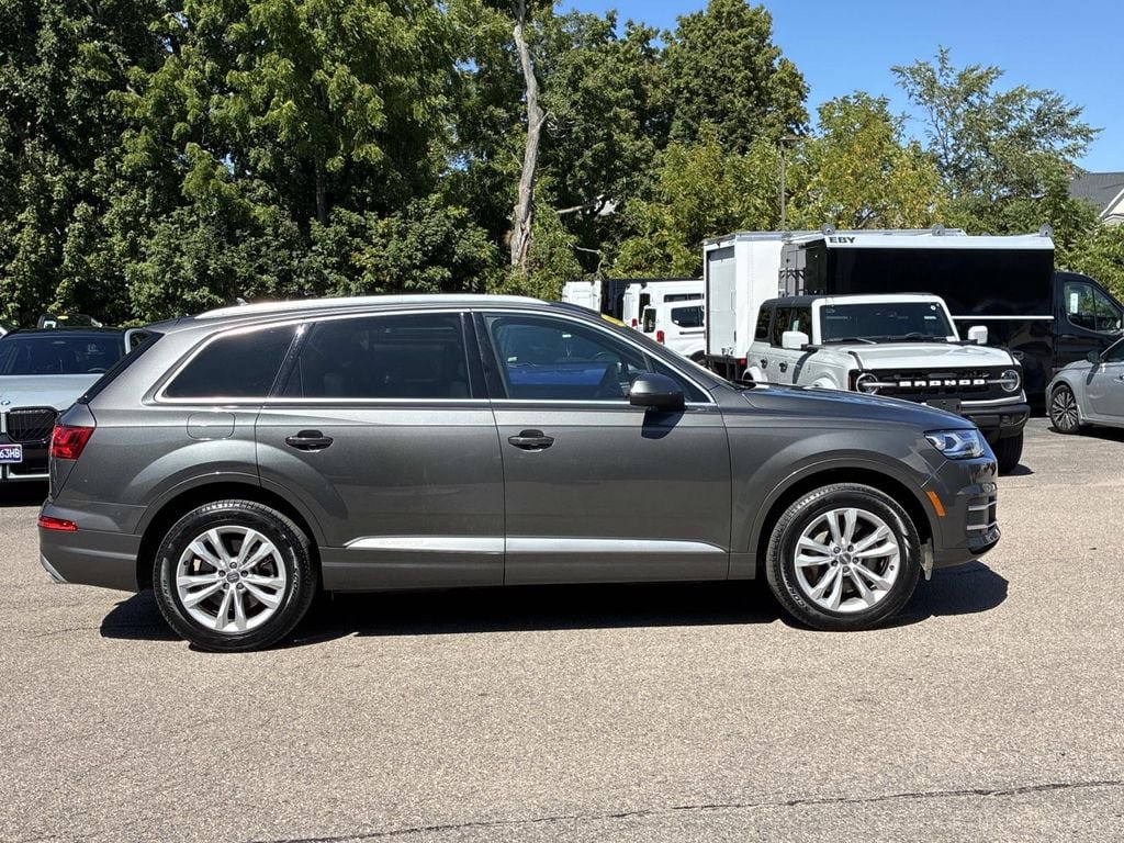 Used 2019 Audi Q7 2.0T Premium AWD/4WD image 8