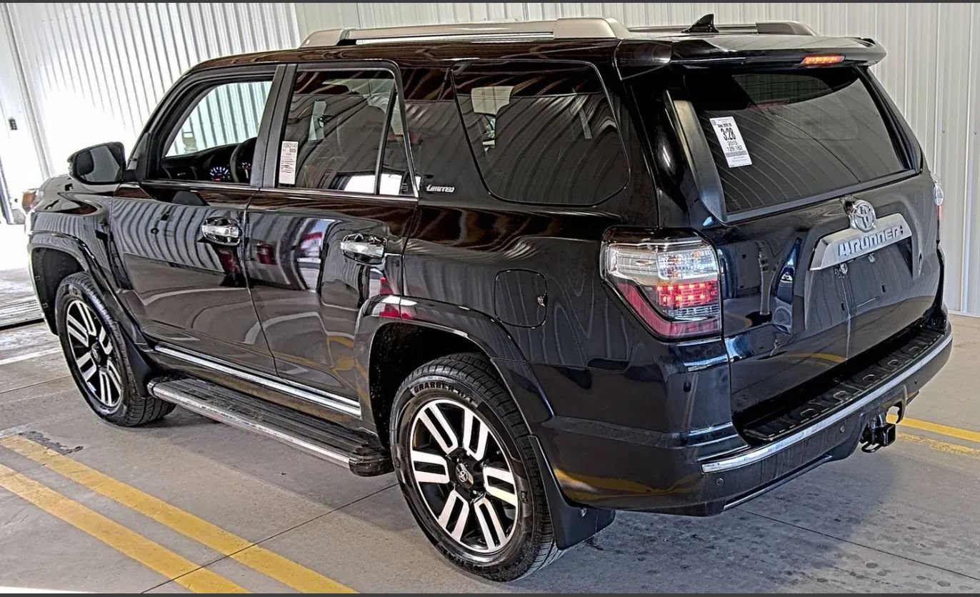 Used 2015 Toyota 4Runner Limited AWD/4WD image 3