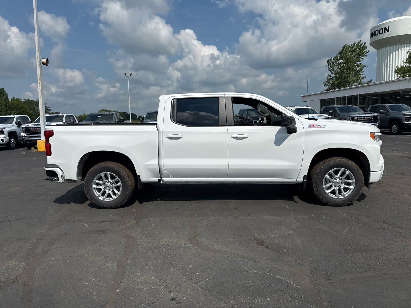 New 2026 Chevrolet Silverado 1500 RST w/ Convenience Package II AWD/4WD image 6
