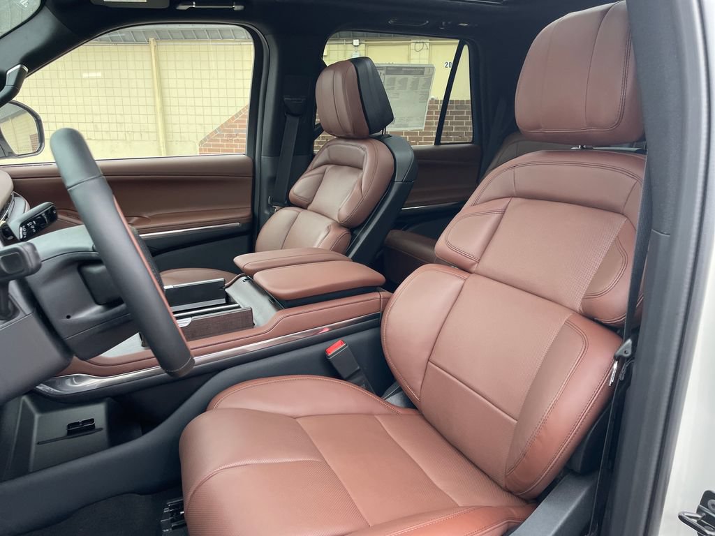 New 2026 Lincoln Navigator Reserve AWD/4WD image 15