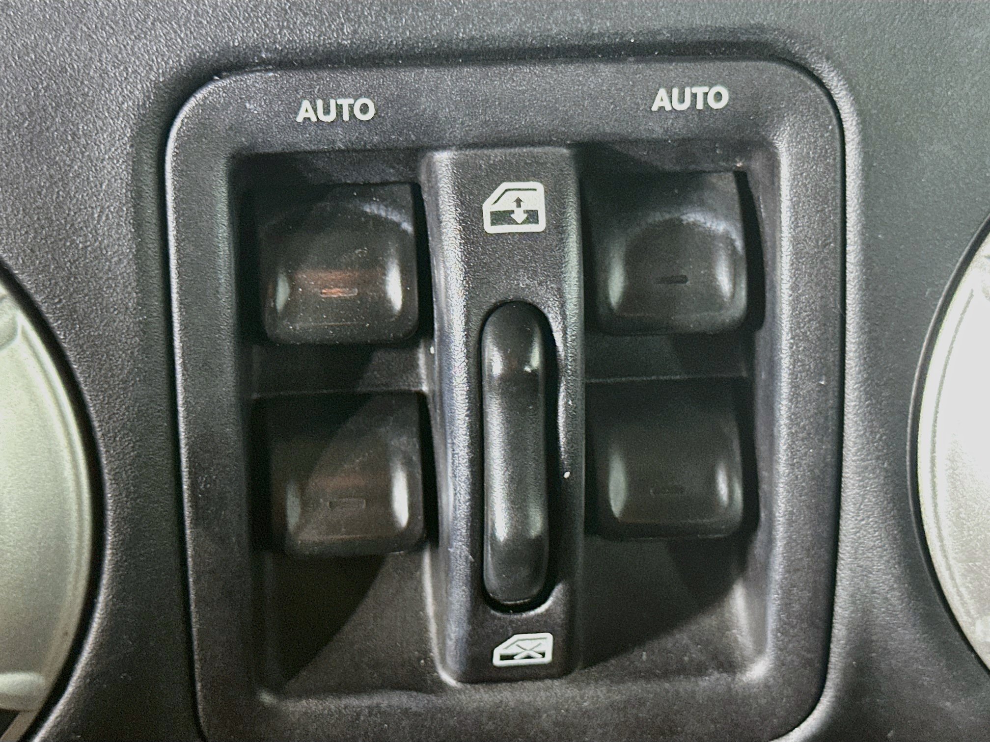 Used 2017 Jeep Wrangler Unlimited Sahara w/ Connectivity Group AWD/4WD image 22