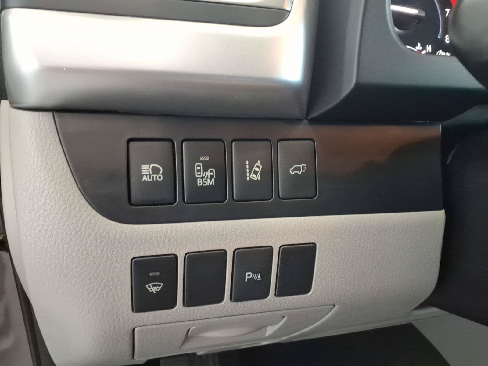 Used 2016 Toyota Highlander Limited w/ Driver Technology Package AWD/4WD image 24