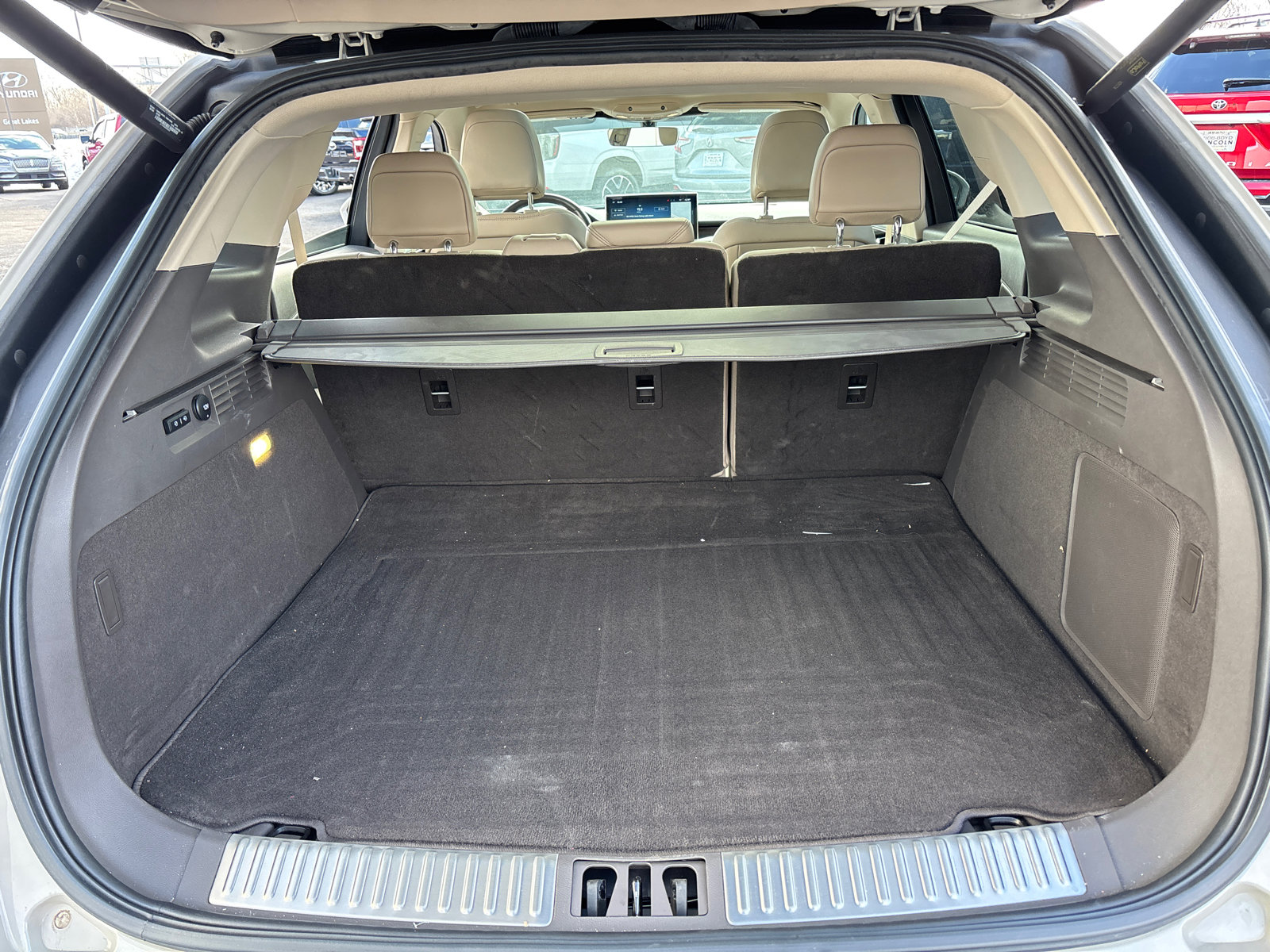 Certified 2022 Lincoln Nautilus Reserve w/ Cargo Utility Package image 9