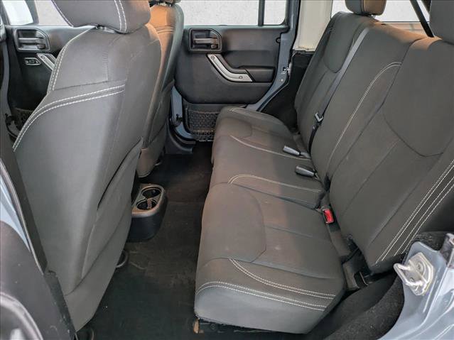 Used 2015 Jeep Wrangler Unlimited Rubicon image 15