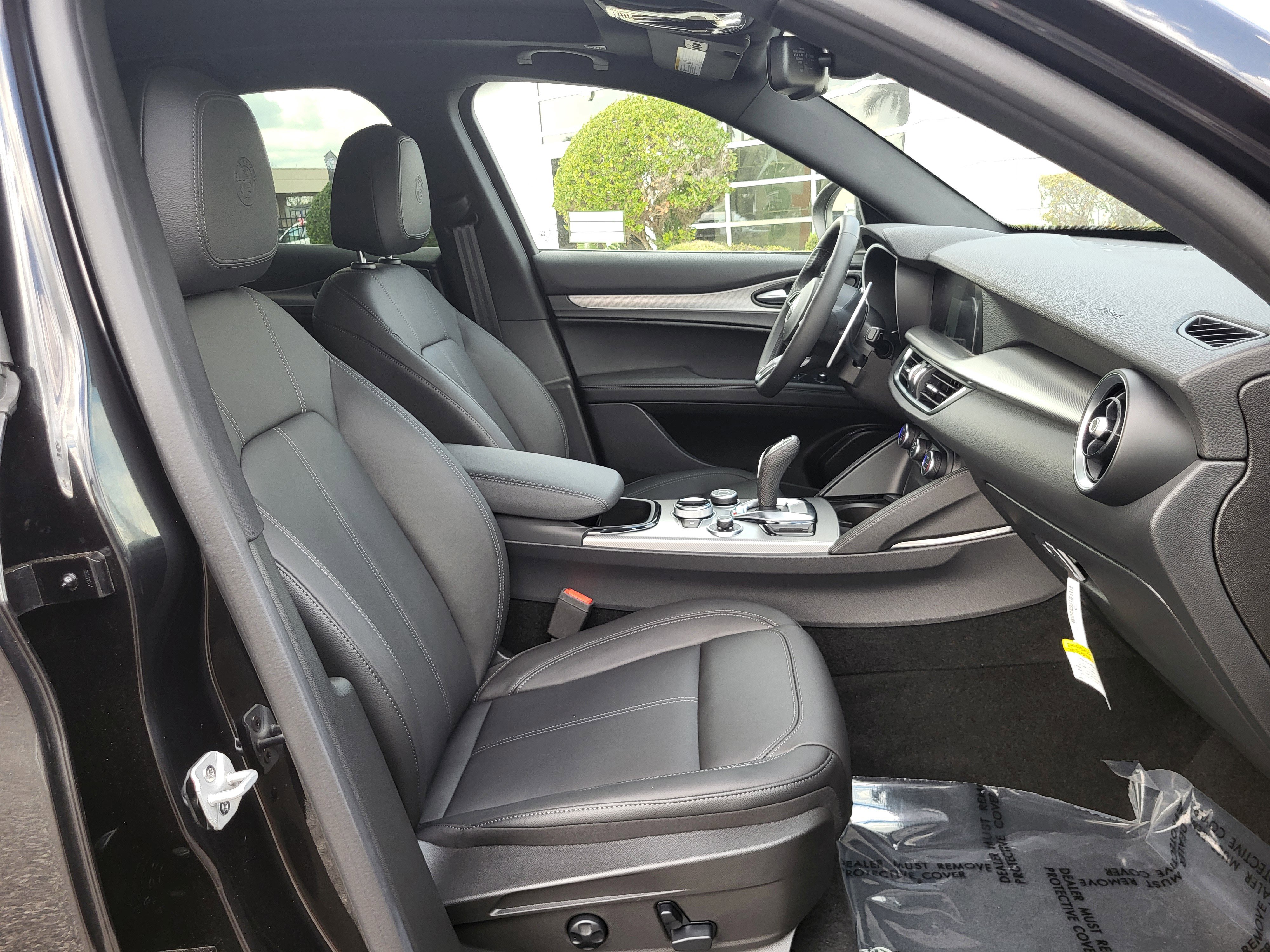 New 2025 Alfa Romeo Stelvio Sprint image 35