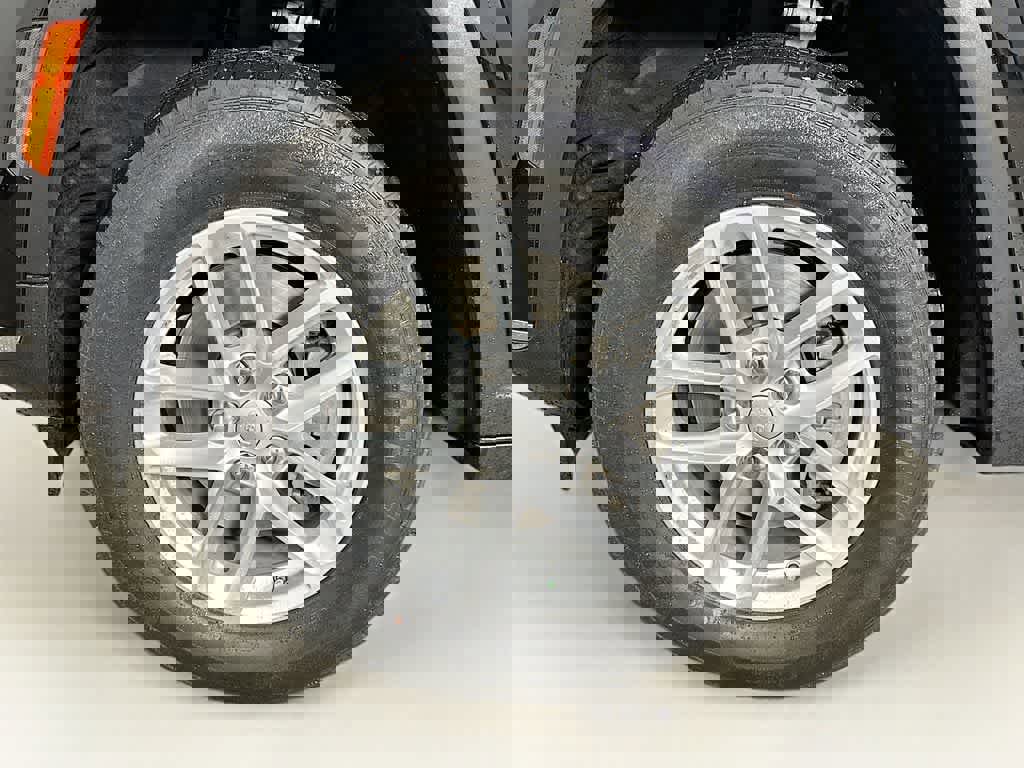 Used 2022 Jeep Grand Cherokee L Laredo w/ Luxury Tech Group I image 7