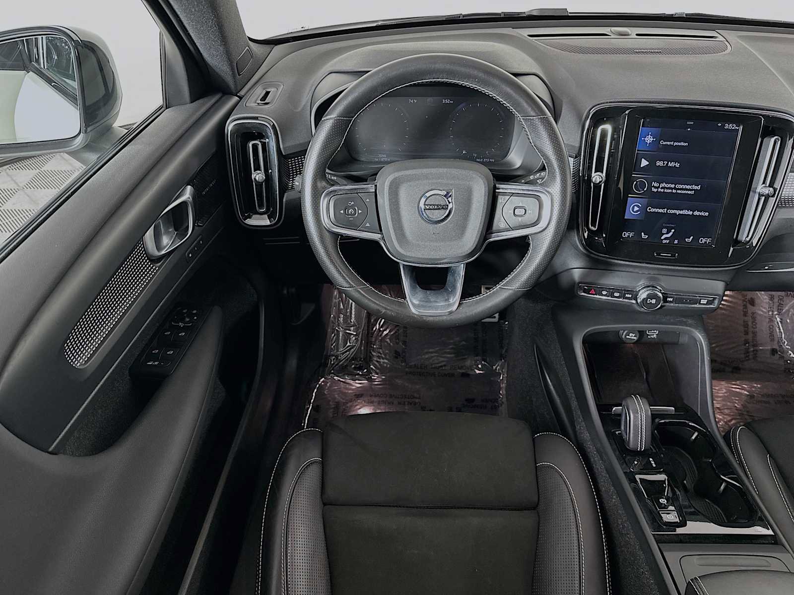 Used 2021 Volvo XC40 T5 R-Design image 21