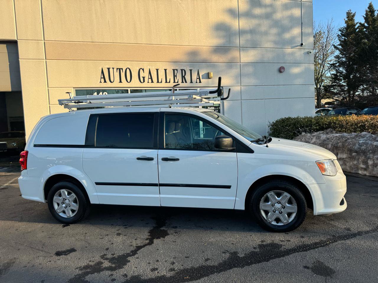 Used 2013 RAM C/V Tradesman image 2