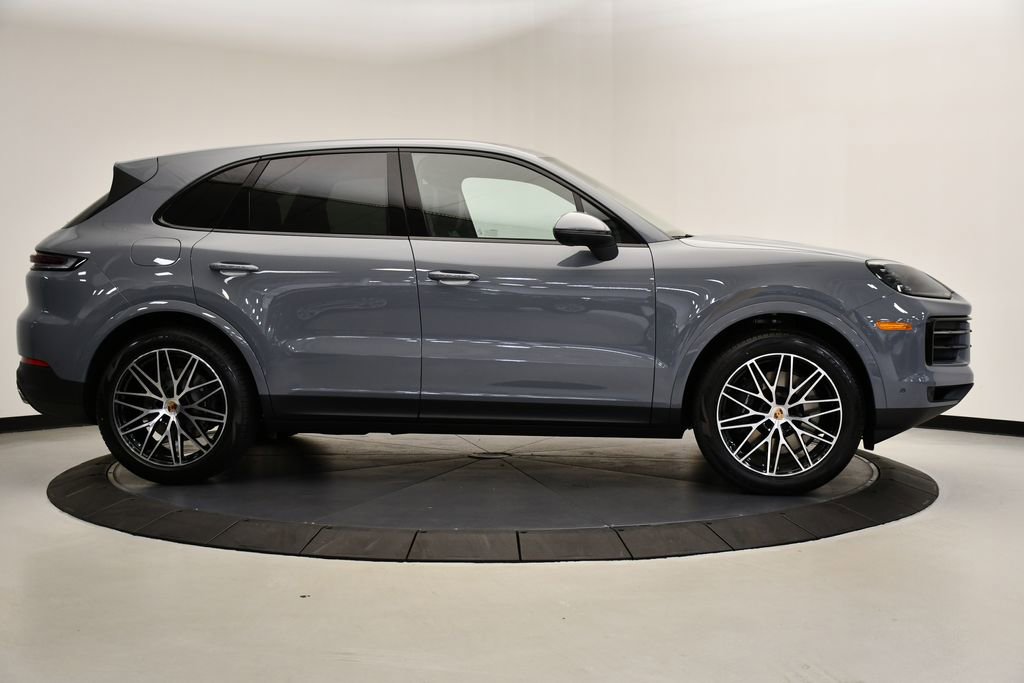 Certified 2025 Porsche Cayenne image 8