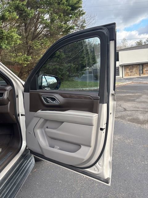 Used 2021 Chevrolet Tahoe LT w/ LT Signature Package image 23