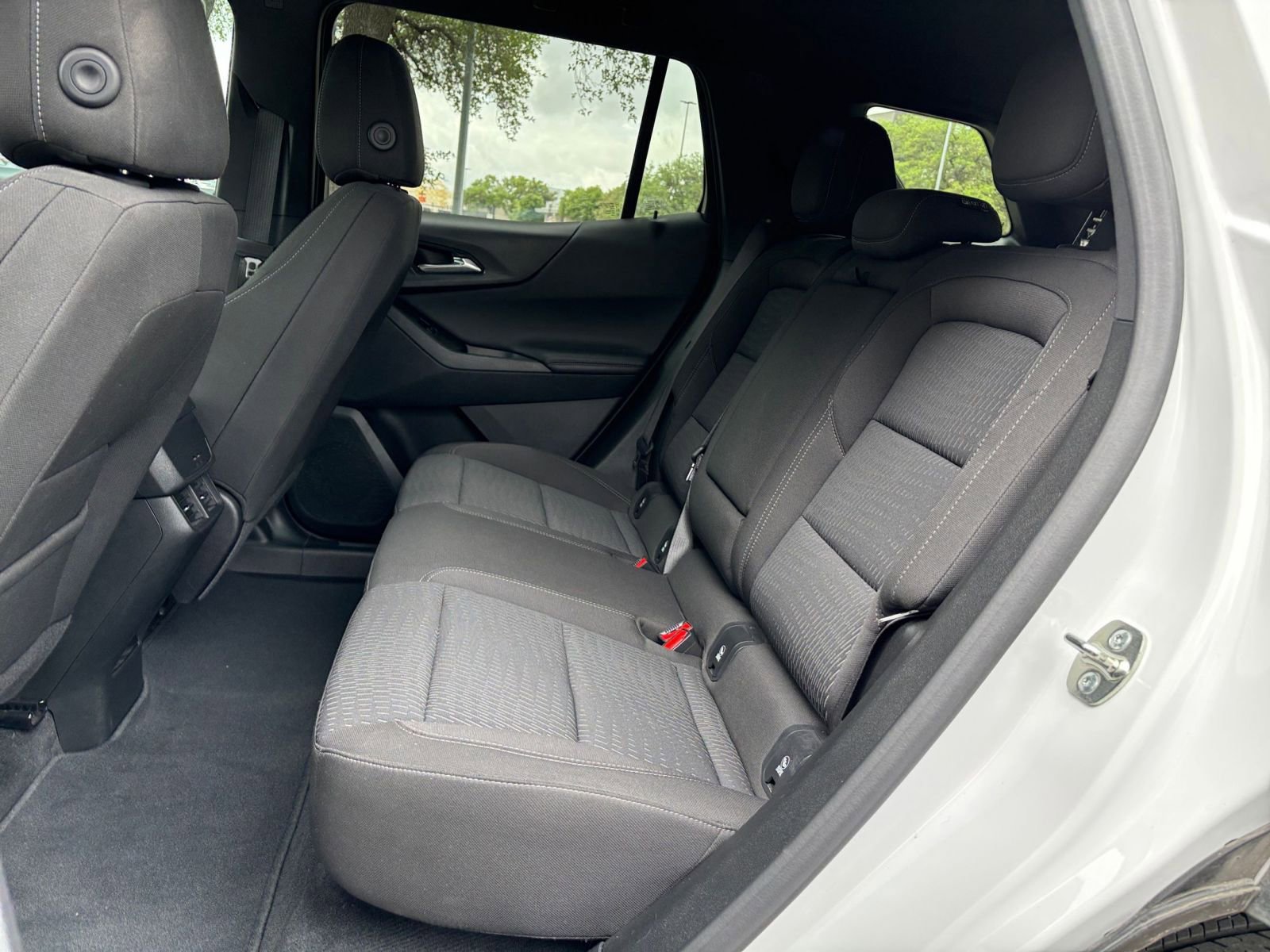 Used 2025 Chevrolet Equinox LT AWD/4WD image 21