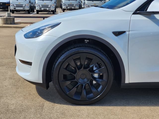 Used 2025 Tesla Model Y Long Range RWD image 14