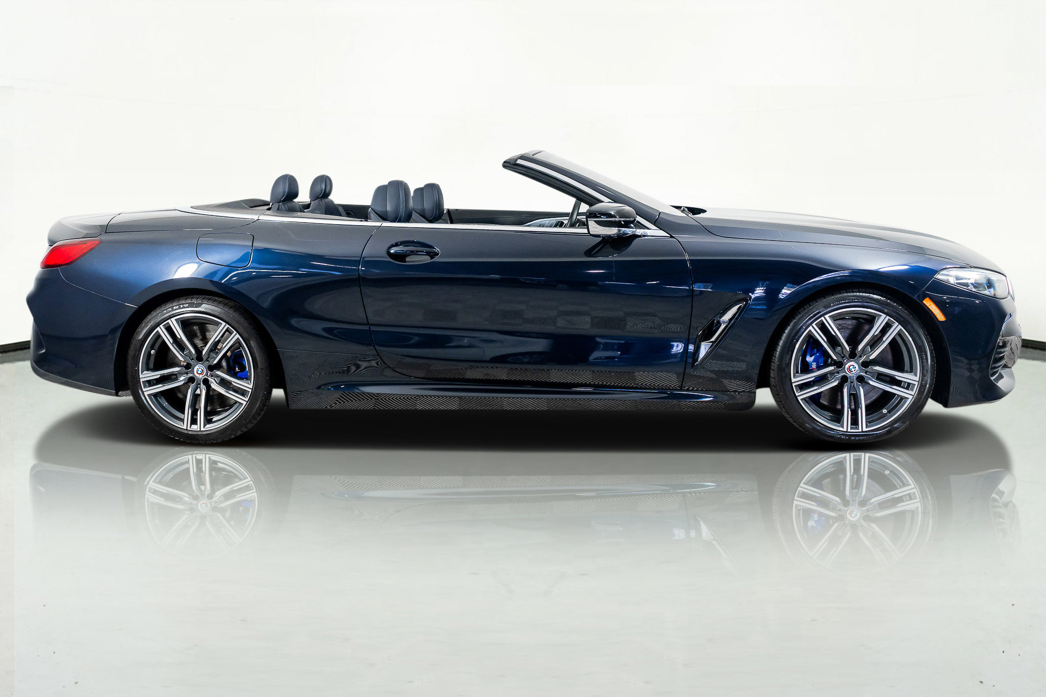 Used 2023 BMW M850i xDrive Convertible image 6