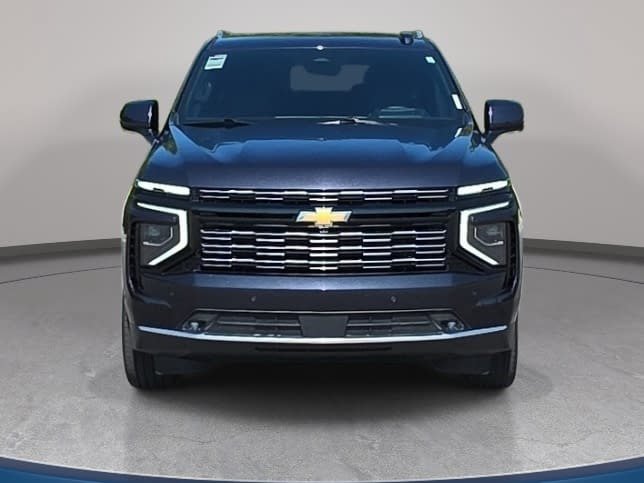 Used 2025 Chevrolet Suburban High Country AWD/4WD image 2