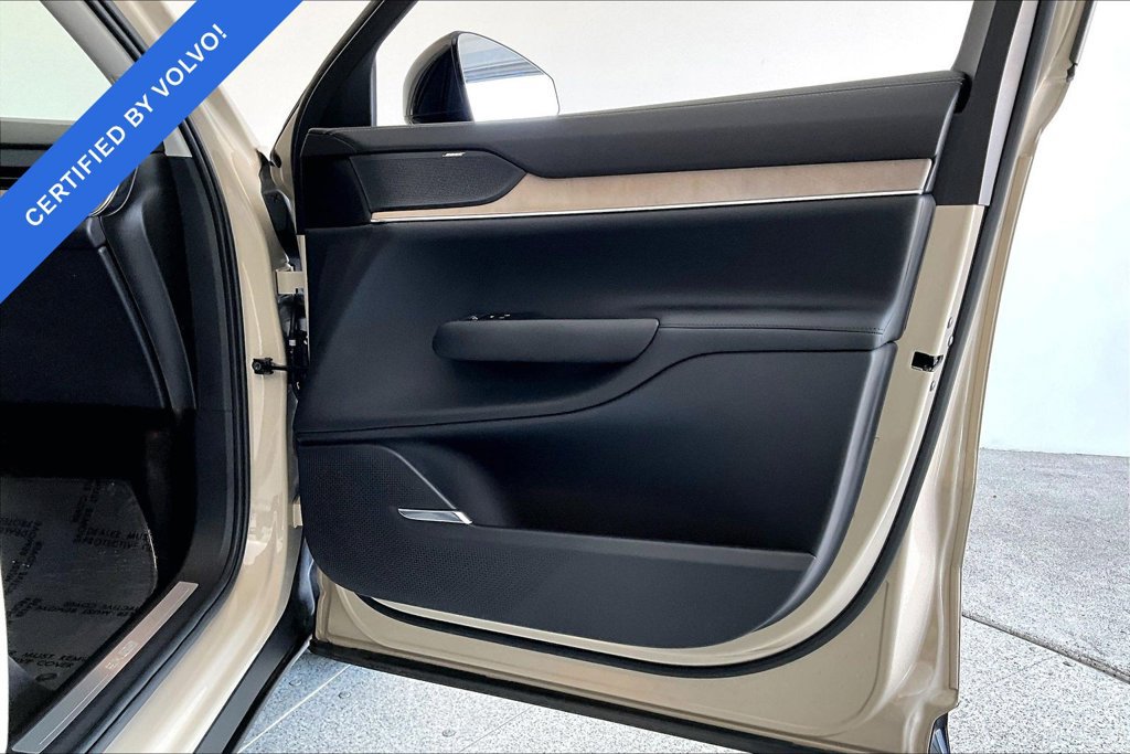 Used 2025 Volvo EX90 Plus AWD/4WD image 21