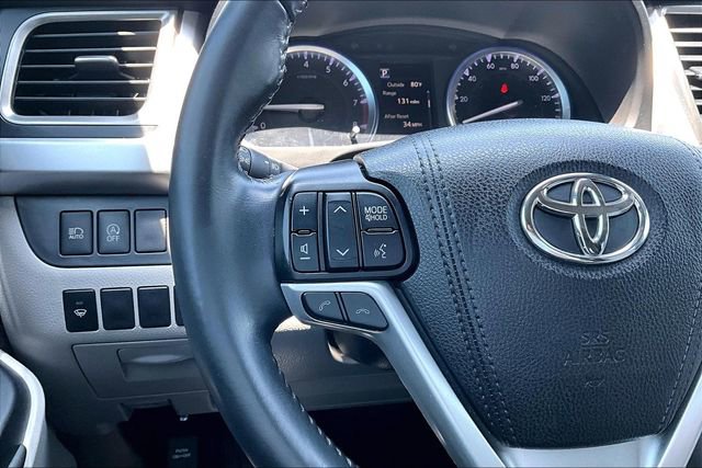 Used 2019 Toyota Highlander XLE FWD image 11