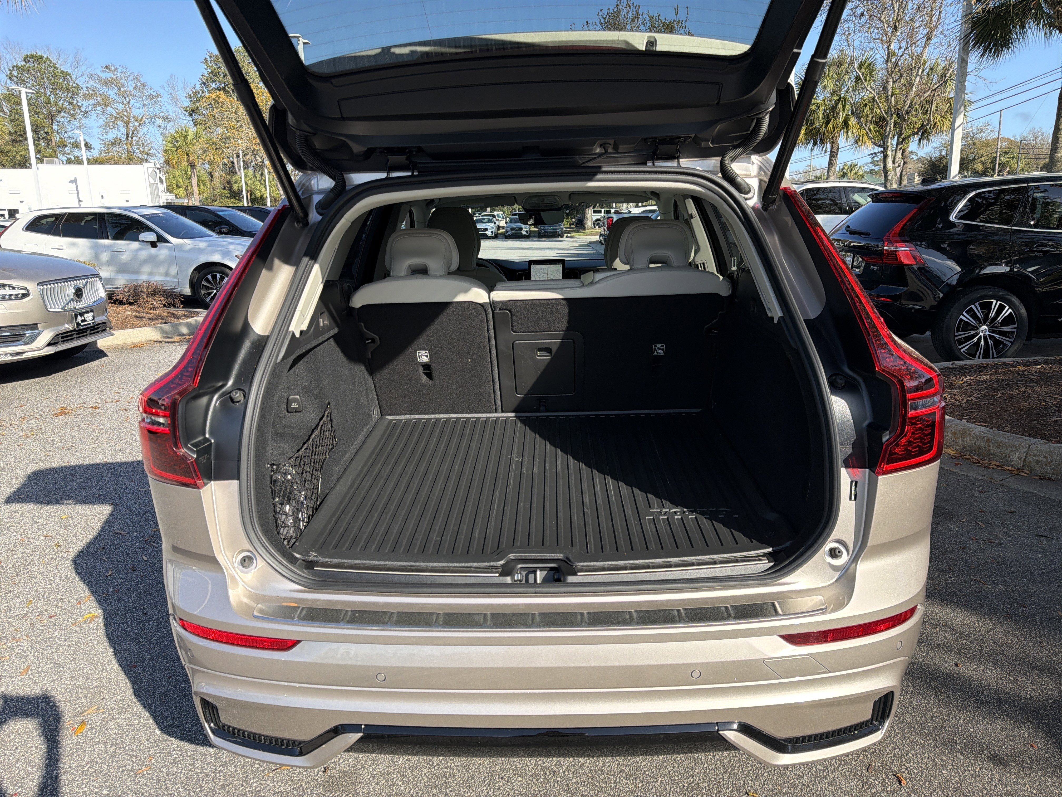 Used 2026 Volvo XC60 B5 Ultra w/ Protection Package Premier image 34