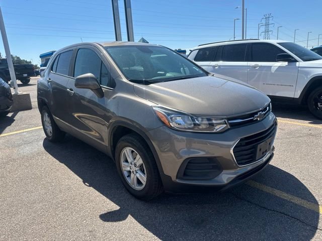Used 2021 Chevrolet Trax LS w/ Tint and Cruise Package AWD/4WD image 3