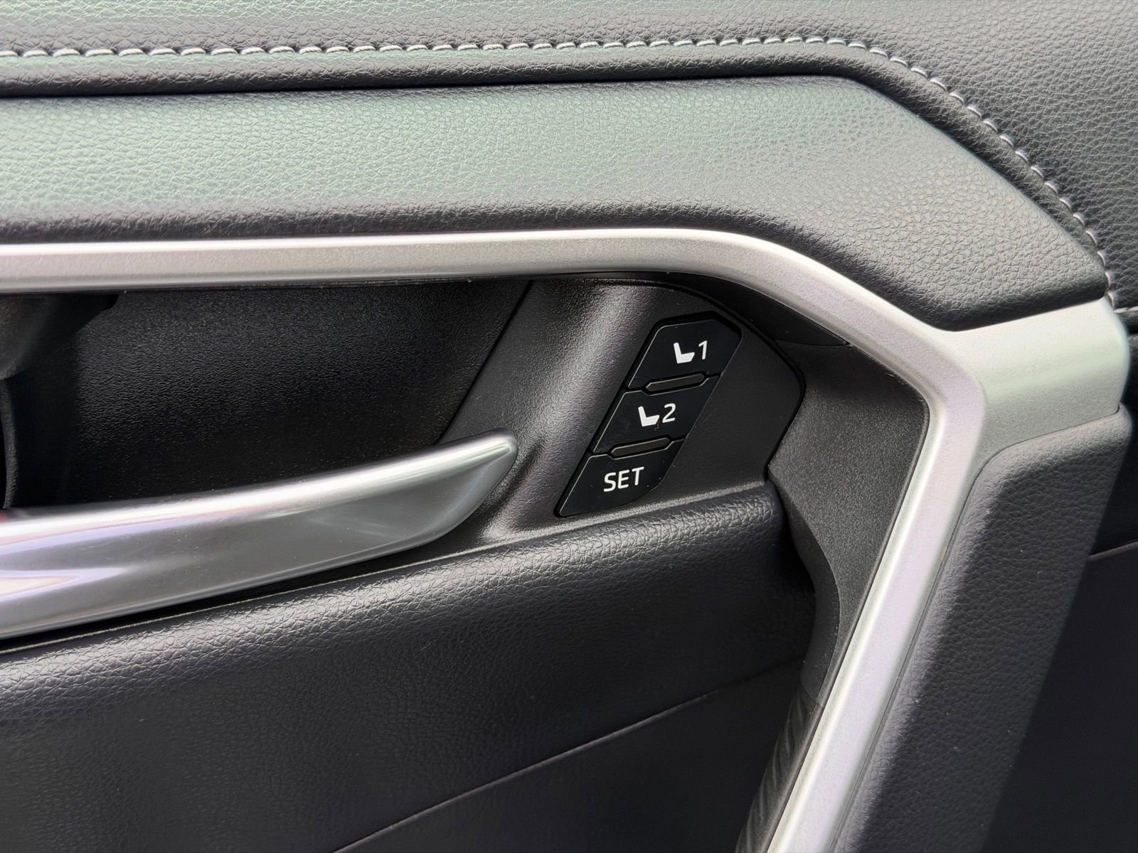 Used 2021 Toyota RAV4 Limited w/ Limited Grade Weather Package image 15