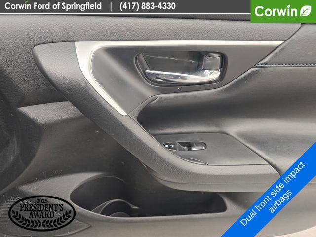 Used 2016 Nissan Altima 2.5 SR FWD image 11