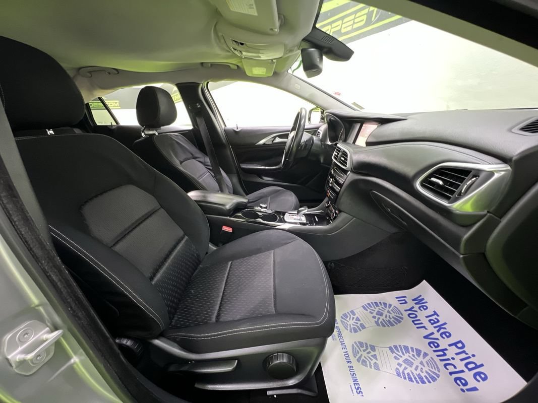 Used 2017 INFINITI QX30 FWD image 27