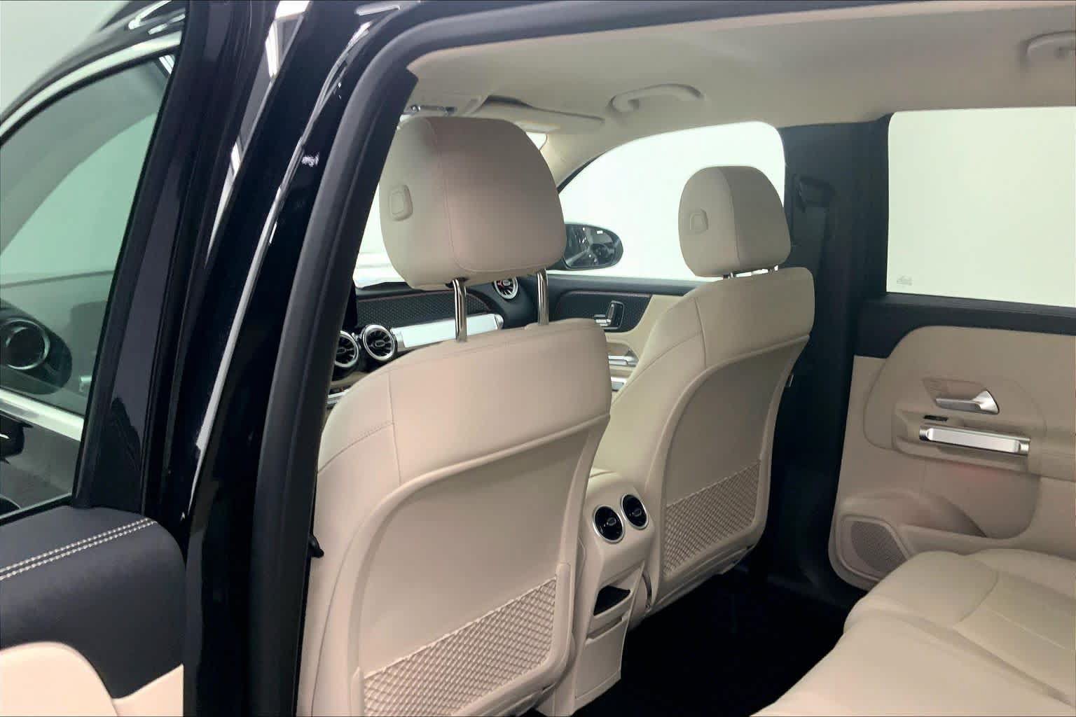 Used 2026 Mercedes-Benz GLB 250 image 17