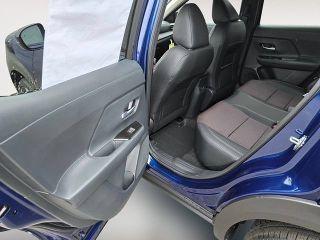 New 2026 Nissan Kicks SR w/ Cold Weather Package AWD/4WD image 12