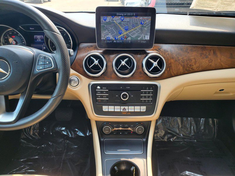 Used 2018 Mercedes-Benz GLA 250 w/ Premium Package image 10