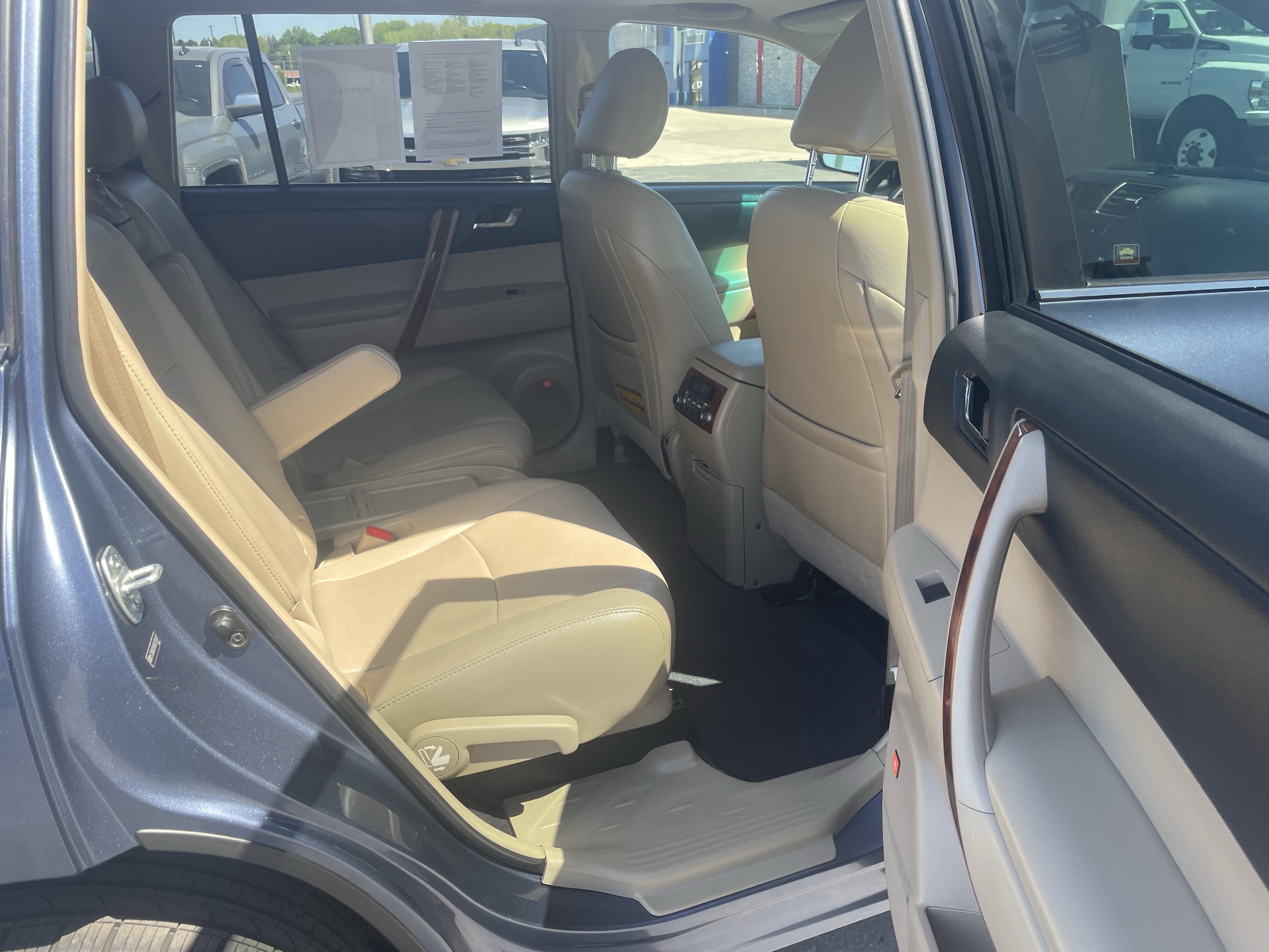 Used 2013 Toyota Highlander Limited AWD/4WD image 26
