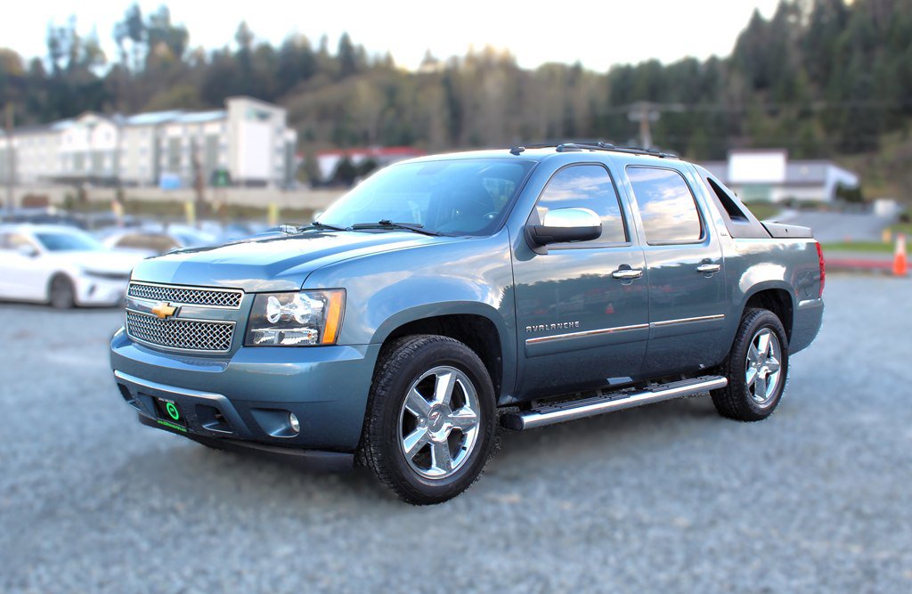 Used 2012 Chevrolet Avalanche LTZ image 3