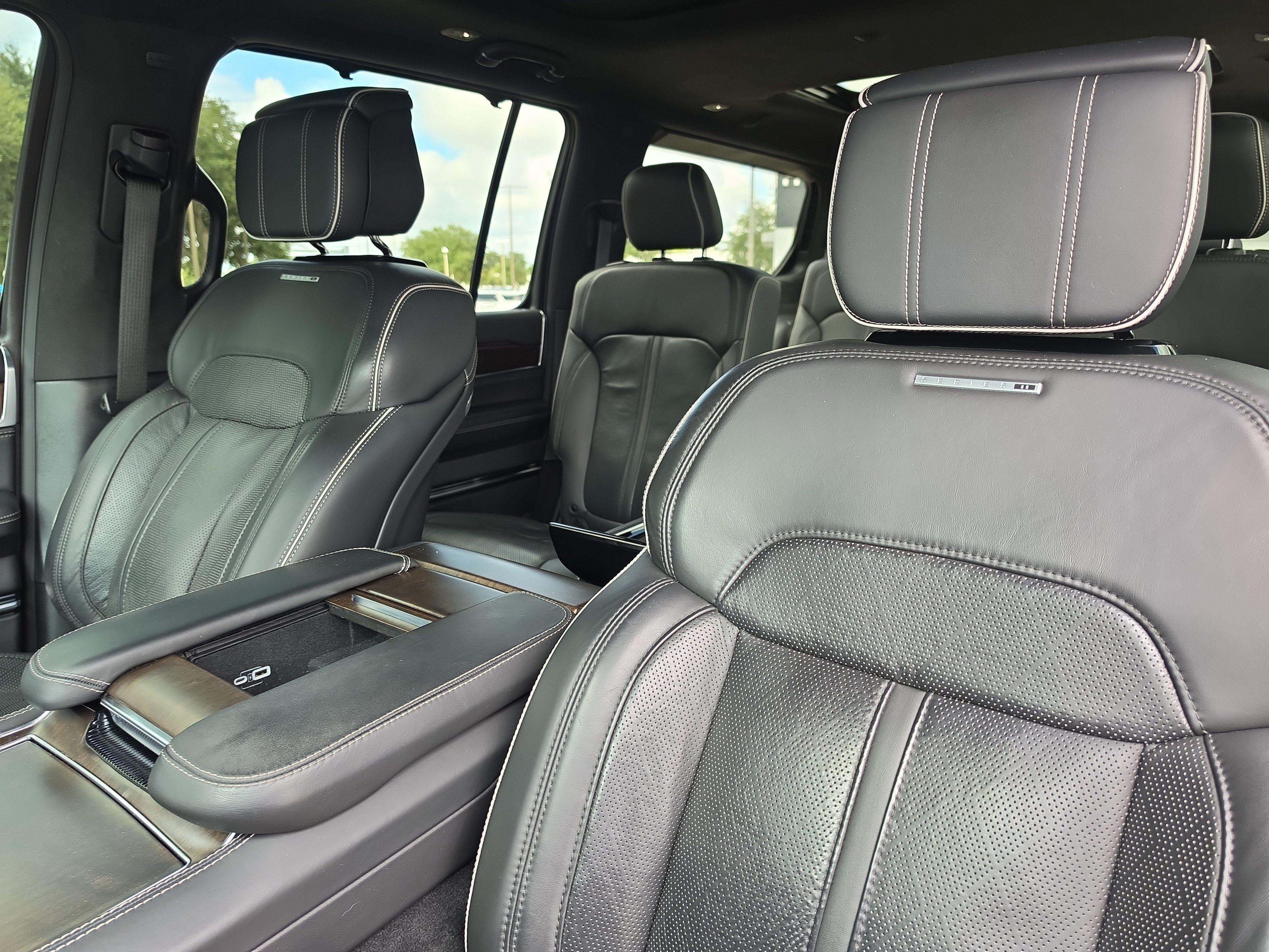 Used 2023 Jeep Grand Wagoneer Series II AWD/4WD image 24