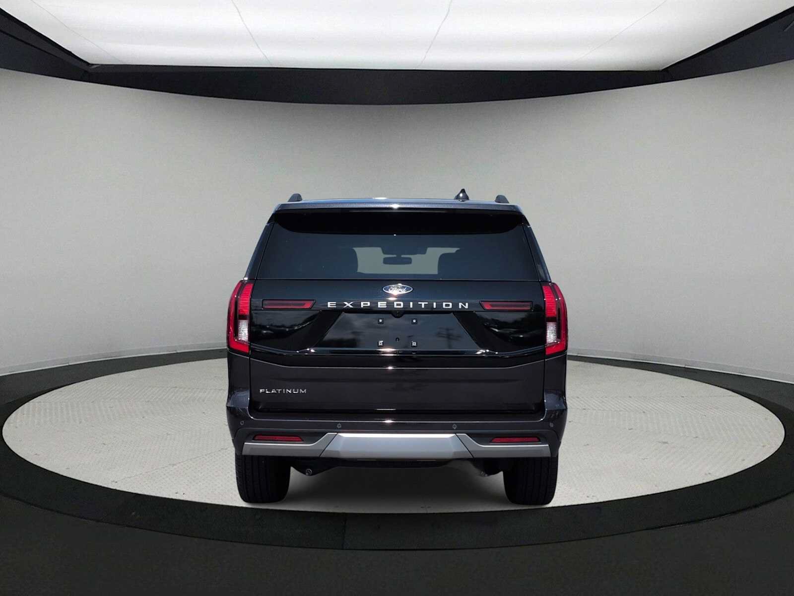 Used 2025 Ford Expedition Platinum w/ Driver's Package AWD/4WD image 7