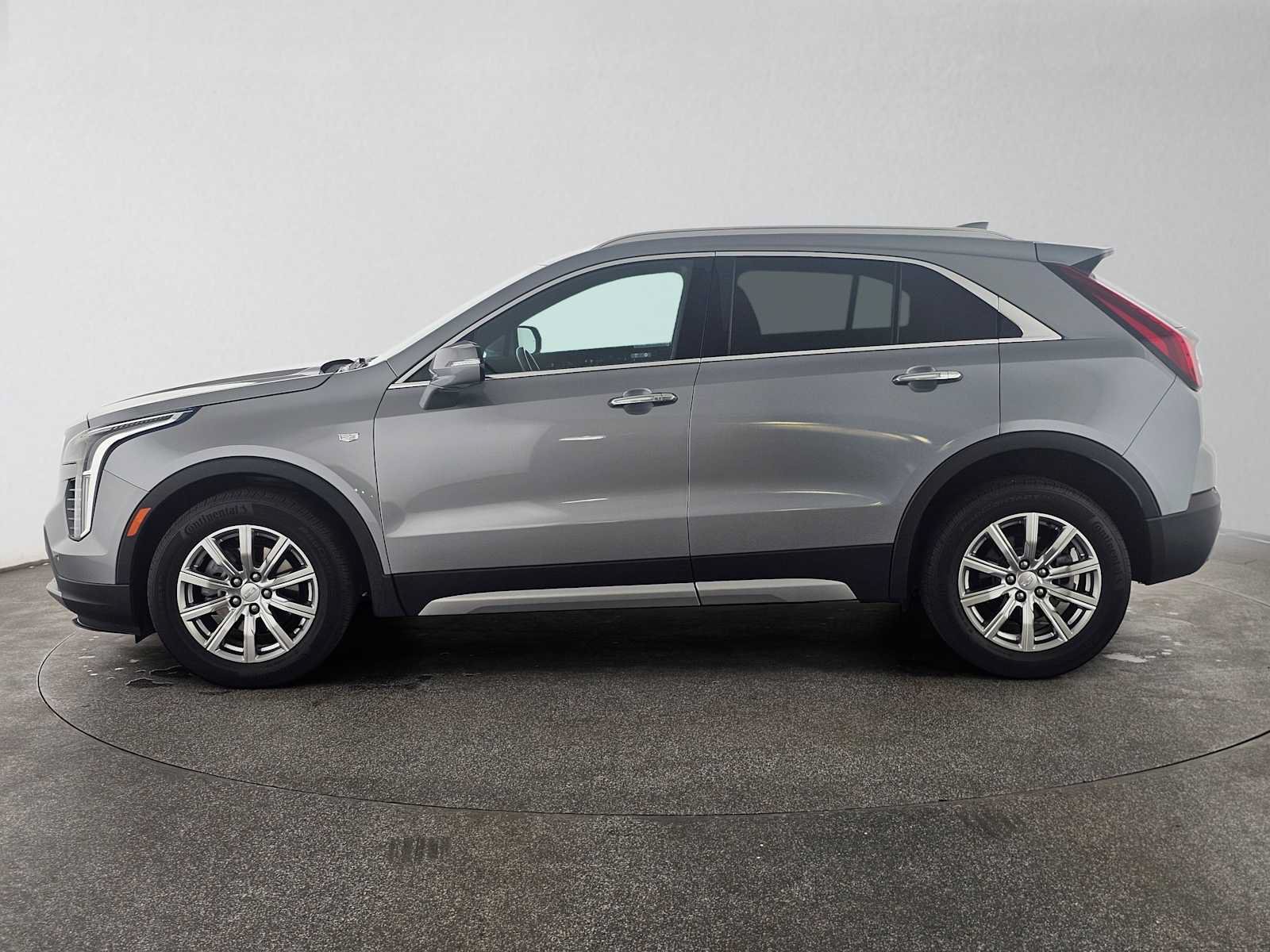 Used 2023 Cadillac XT4 Premium Luxury FWD image 6
