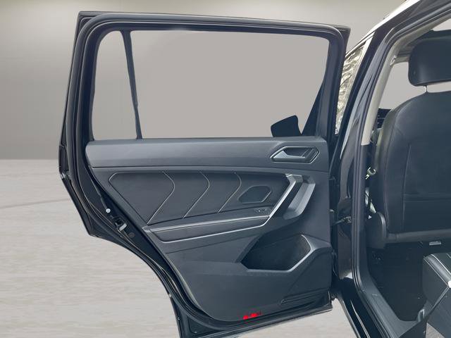 Used 2022 Volkswagen Tiguan SE image 23