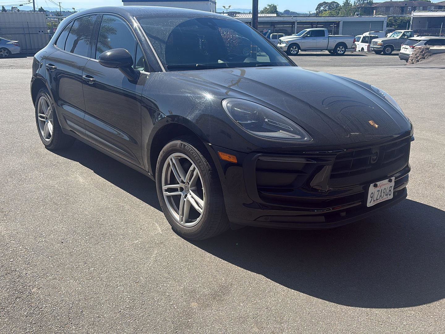 Used 2024 Porsche Macan AWD/4WD image 3