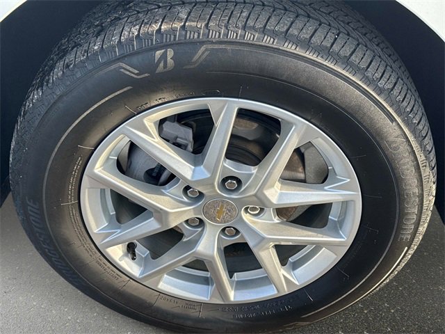 Used 2023 Chevrolet Equinox LS image 9