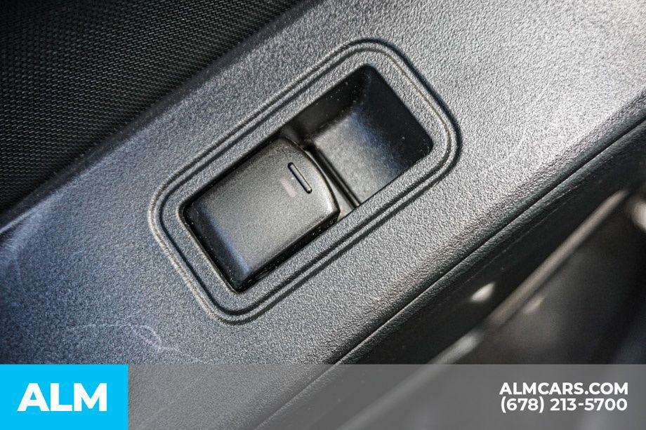 Used 2023 Nissan Frontier SV image 51