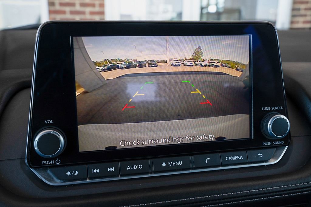 Used 2024 Nissan Rogue S AWD/4WD image 8