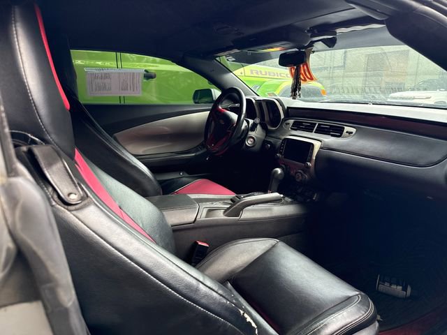 Used 2014 Chevrolet Camaro SS w/ RS Package RWD image 8