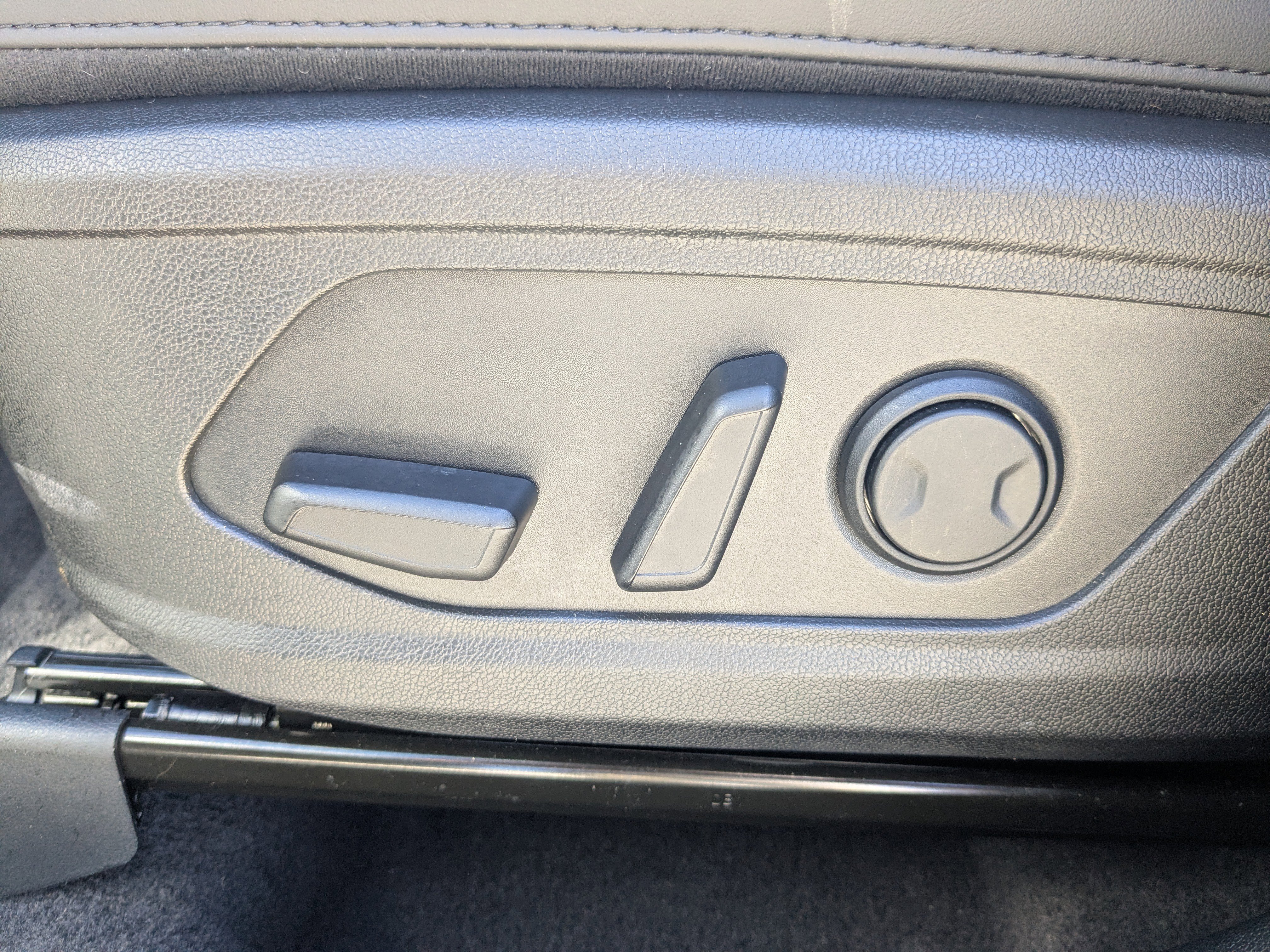 Certified 2025 Kia Sorento S w/ Panoramic Sunroof Package image 24