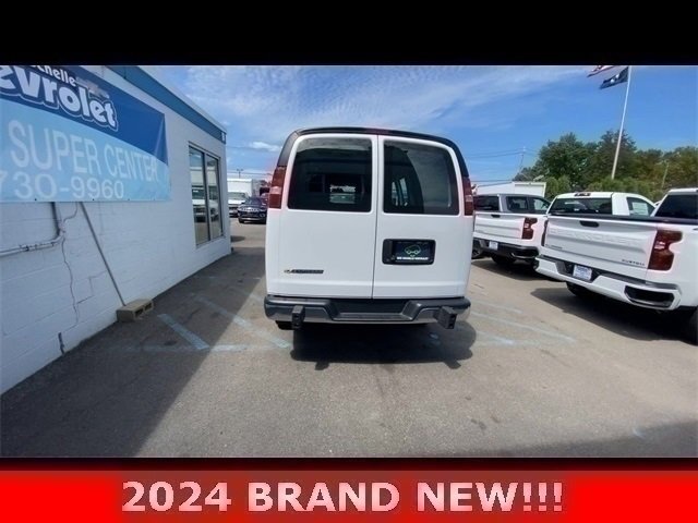 Used 2024 Chevrolet Express 2500 w/ Driver Convenience Package image 8
