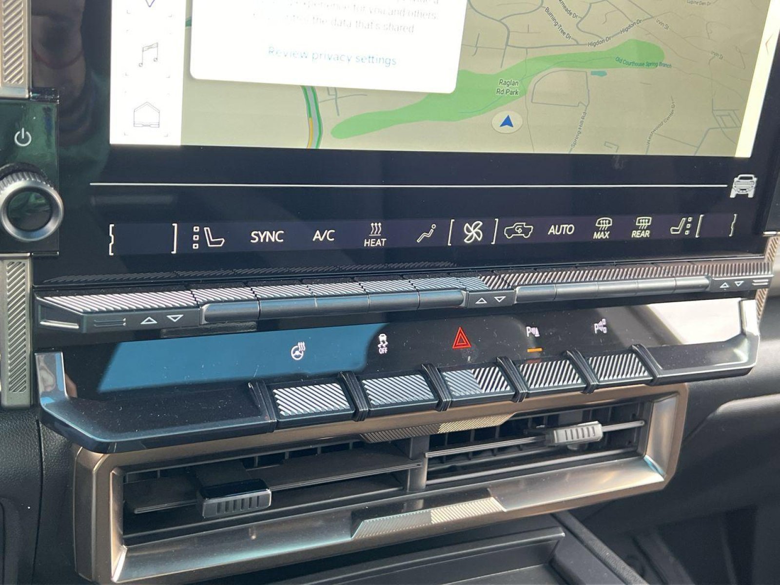 New 2025 GMC Hummer EV 3X w/ LPO, Roof Cross Rail Package image 15