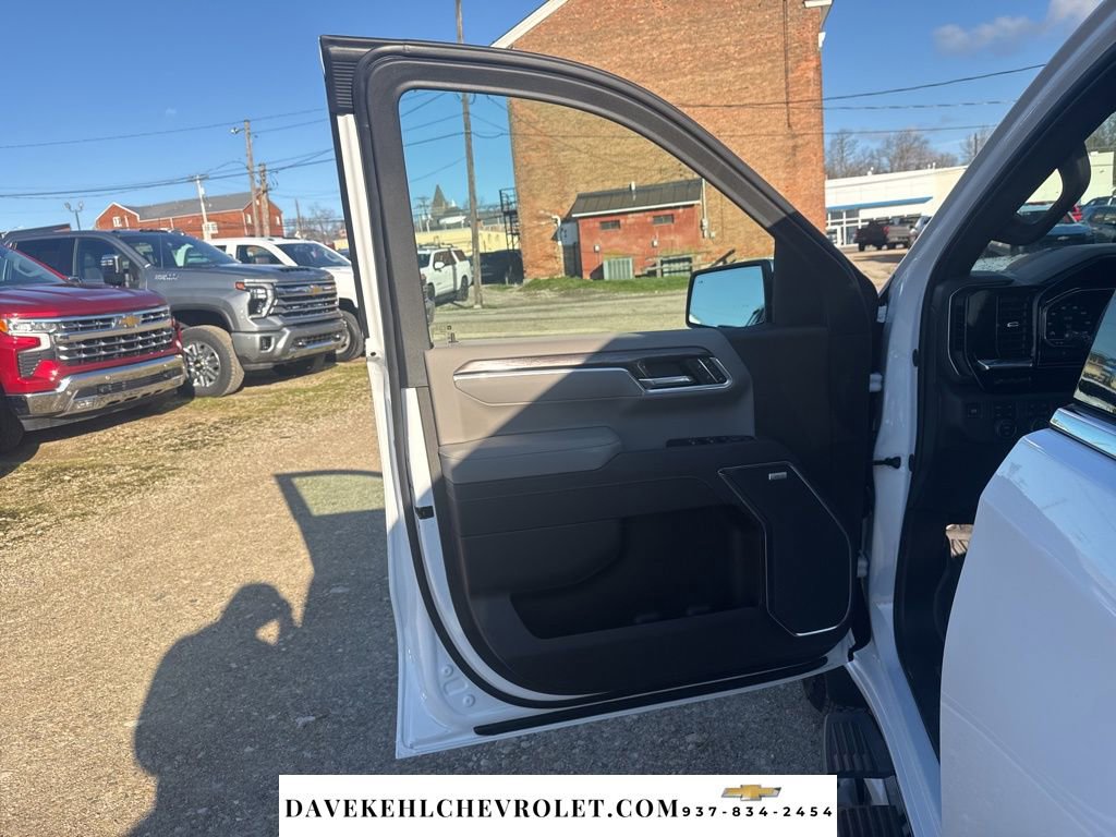 Used 2025 Chevrolet Silverado 1500 LTZ w/ LTZ Premium Package image 9