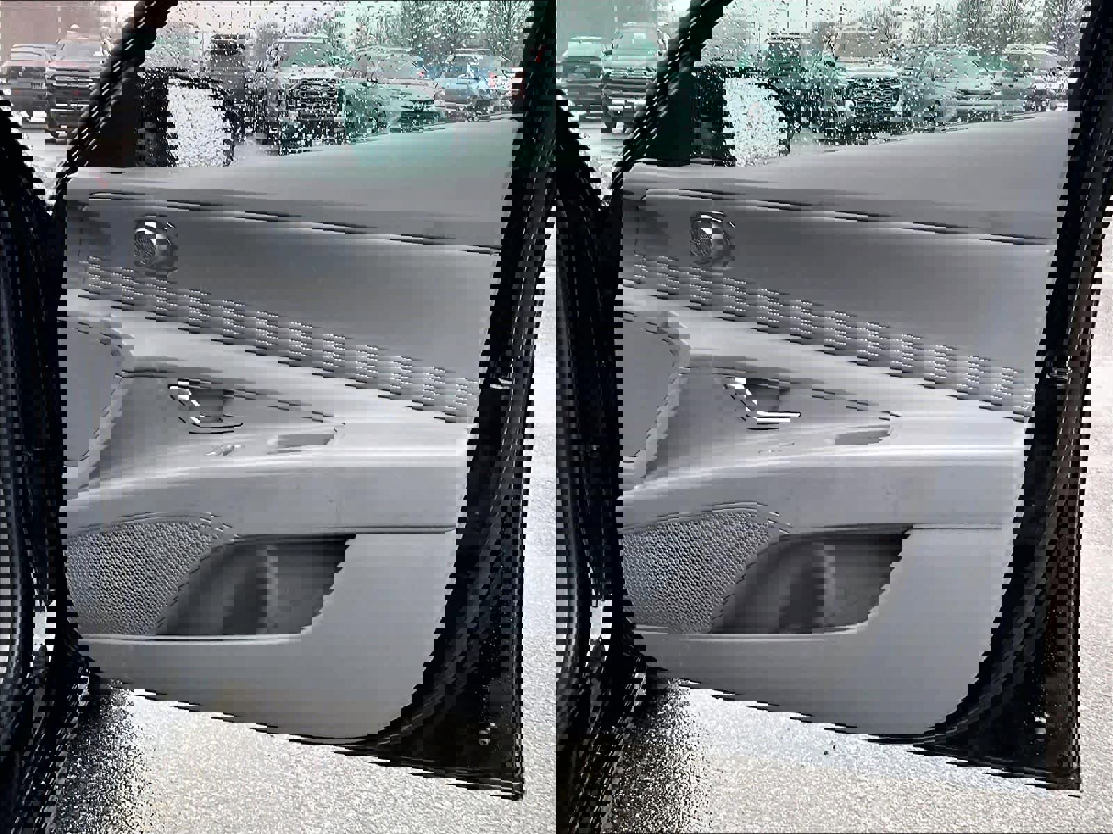 Used 2025 Hyundai Elantra SEL image 12