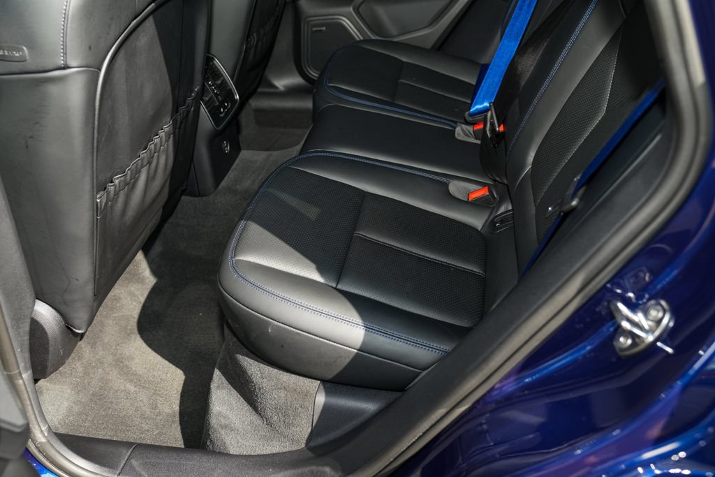 Certified 2026 Porsche Macan Turbo AWD/4WD image 34