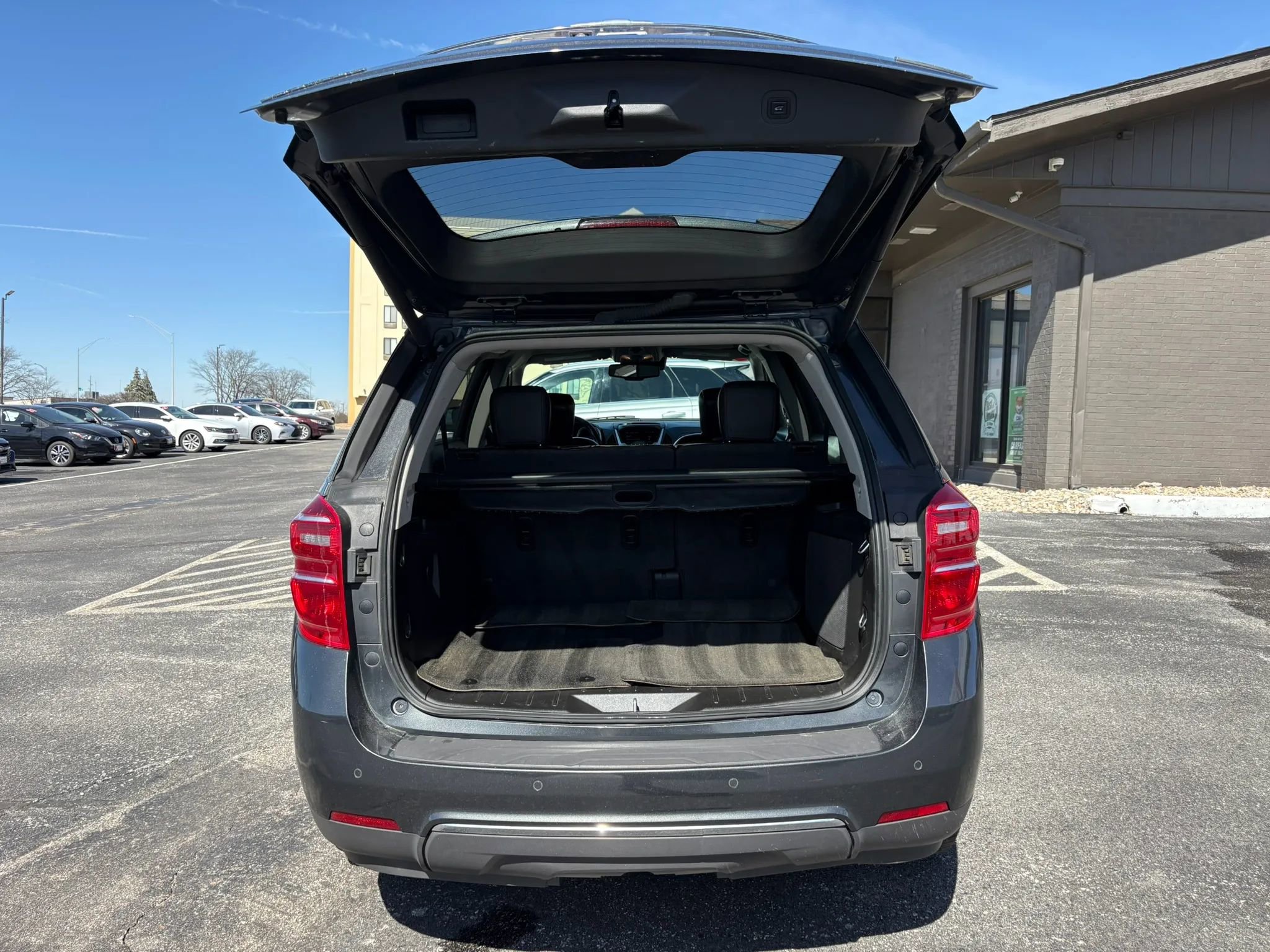Used 2017 Chevrolet Equinox Premier w/ Enhanced Convenience Package image 10