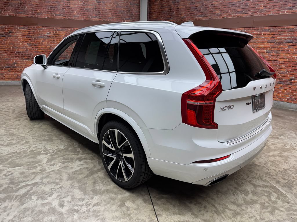 Used 2021 Volvo XC90 T6 Momentum w/ Climate Package AWD/4WD image 2