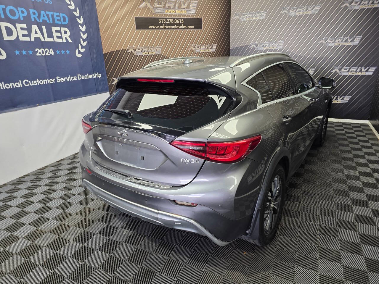Used 2017 INFINITI QX30 Premium w/ Navigation Package image 15