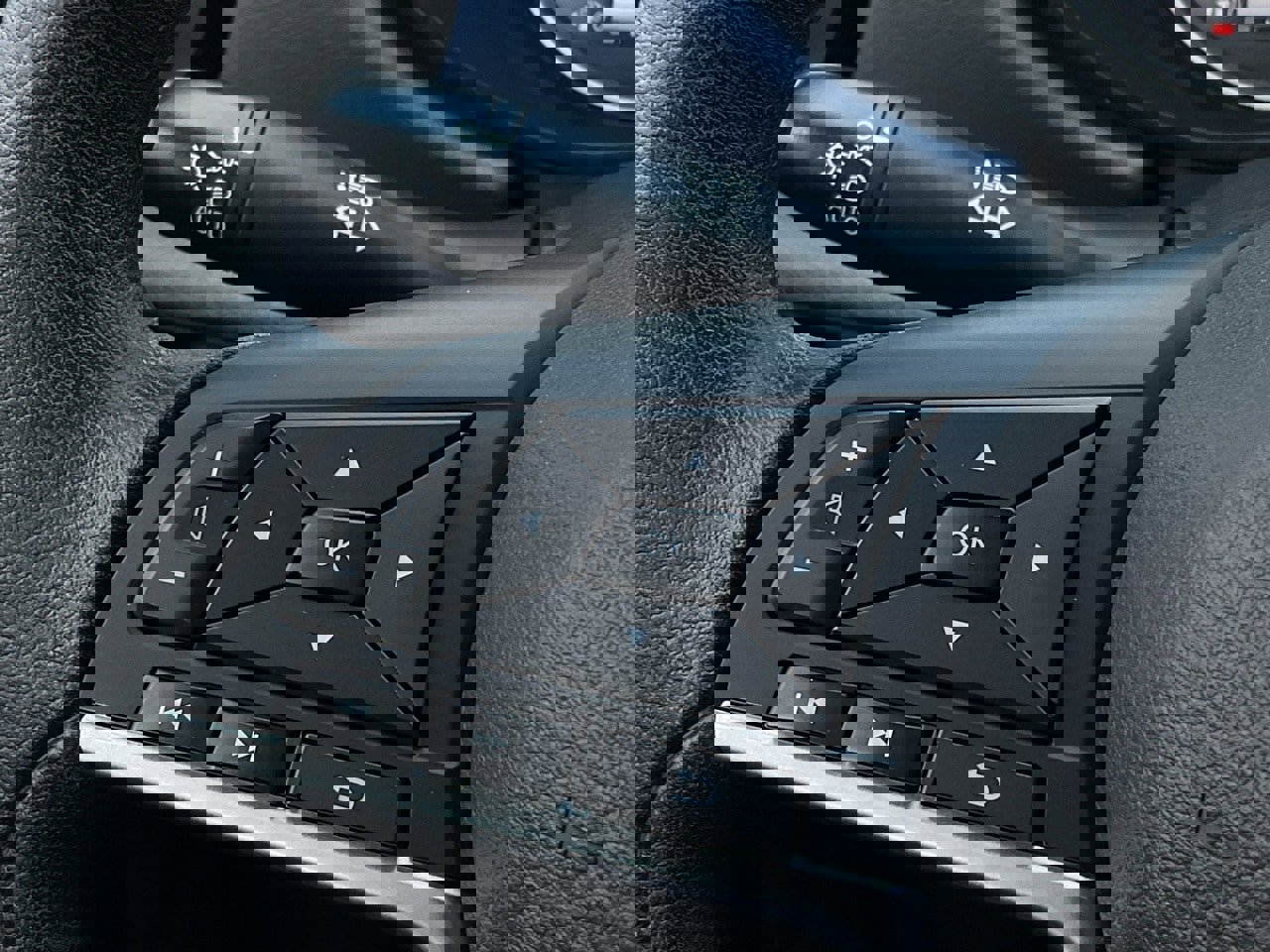 Used 2025 Nissan Versa SV w/ Trunk Package image 22