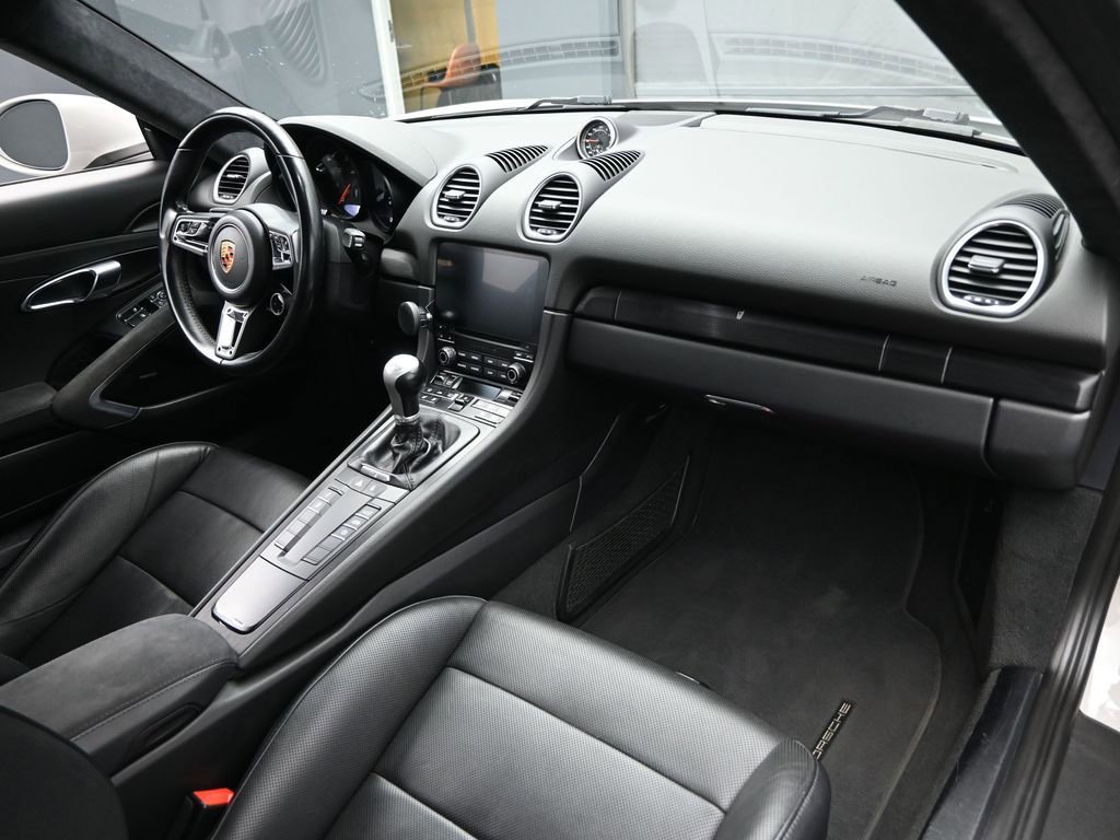 Used 2018 Porsche 718 Cayman GTS image 32